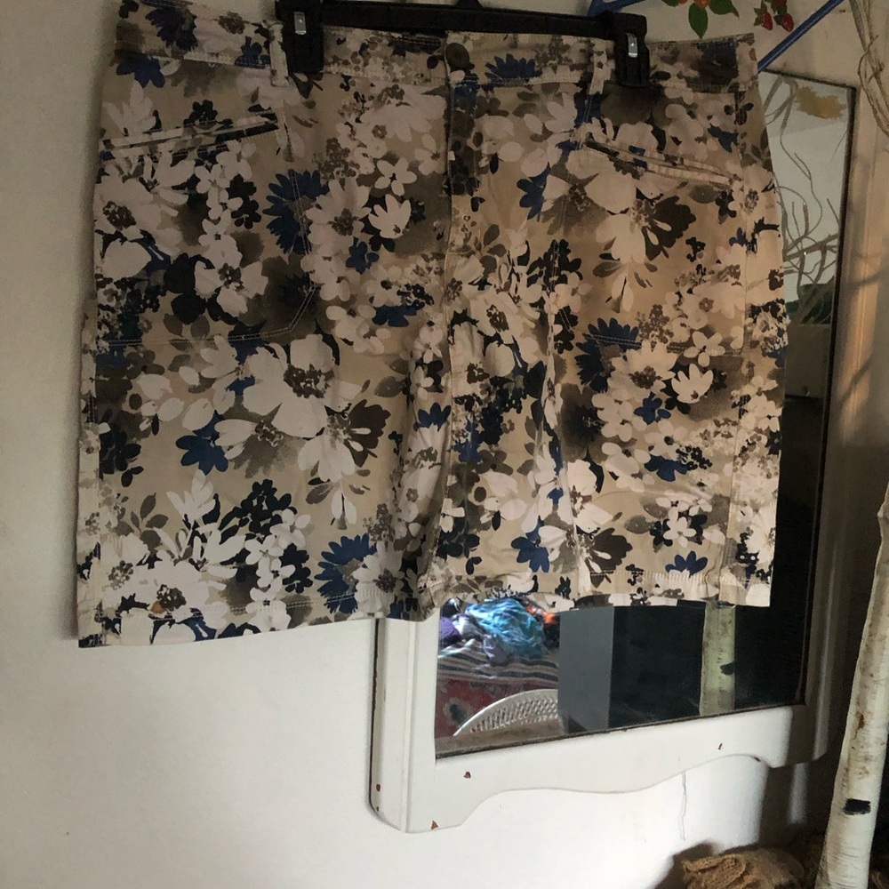 Croft & Barrow Blue and Beige Floral Skirt